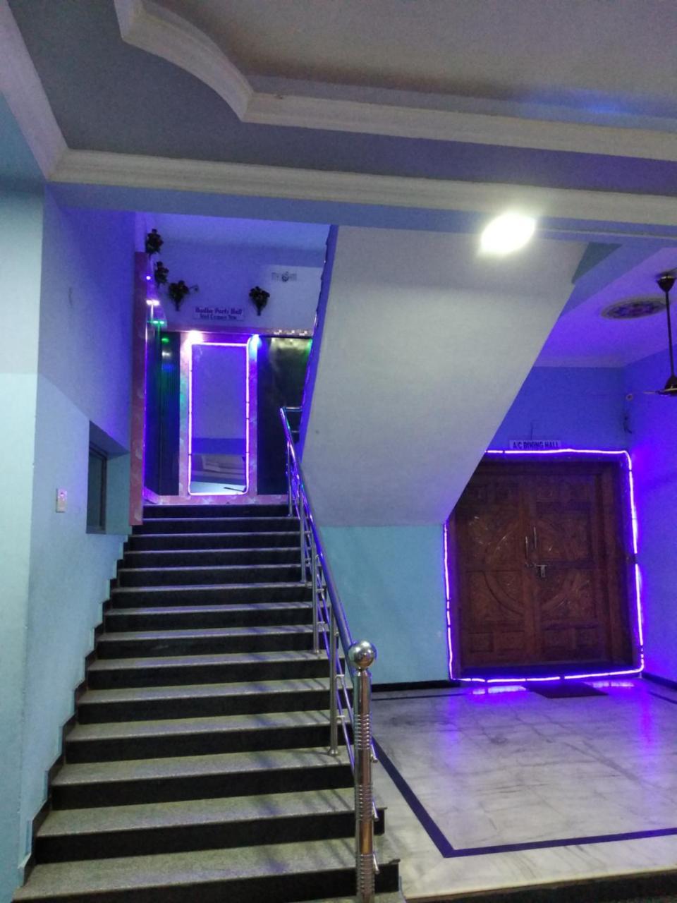 Radha Party Hall Канчипурам Экстерьер фото