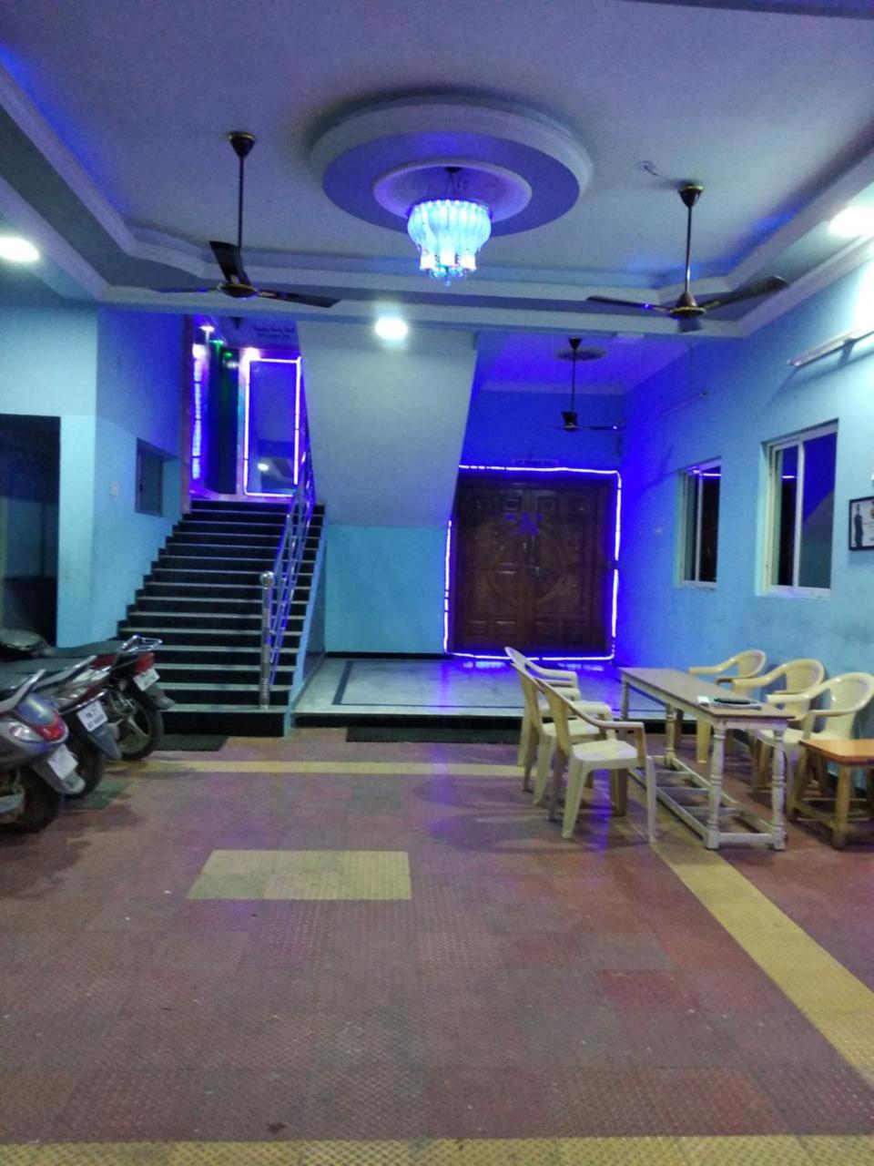 Radha Party Hall Канчипурам Экстерьер фото